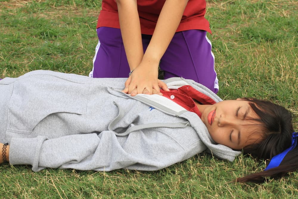 Teenager,Learning,Cpr/in,The,Process,Of,Resuscitation,(first,Aid),,rescue defibrillators