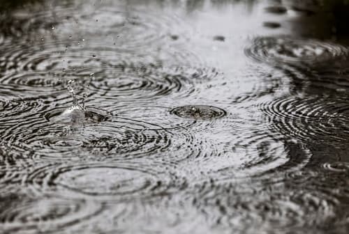 Water,Splash,Backgrounds,-,Rain,Drop,Splash,Ripples,On,Road Can You Use Defibrillators in the Rain?