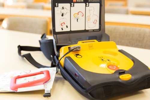 Automatic,Electronic,Defibrillator,Based,In,German,Fire,Department how to us