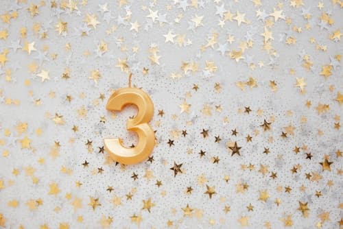 Number,3,Three,Golden,Celebration,Birthday,Candle,On,Festive,Background. sudden cardiac arrest